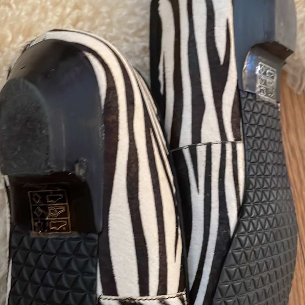 MODA JANESSA FLATS - Picture 3 of 6